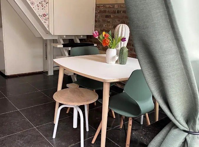 - Buitenverblijf Huiskenshof Zuid-limburg 別荘 *